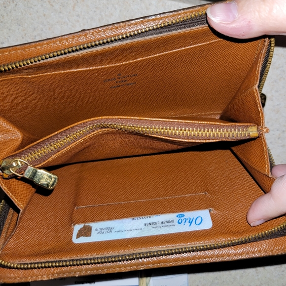 SOLD - Picture 3 of 4